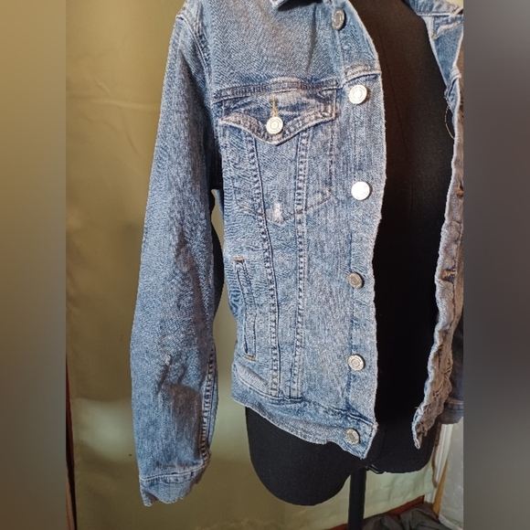 A Lucky Brand Tomboy Trucker Blue Denim Jean Jacket - Picture 2 of 16